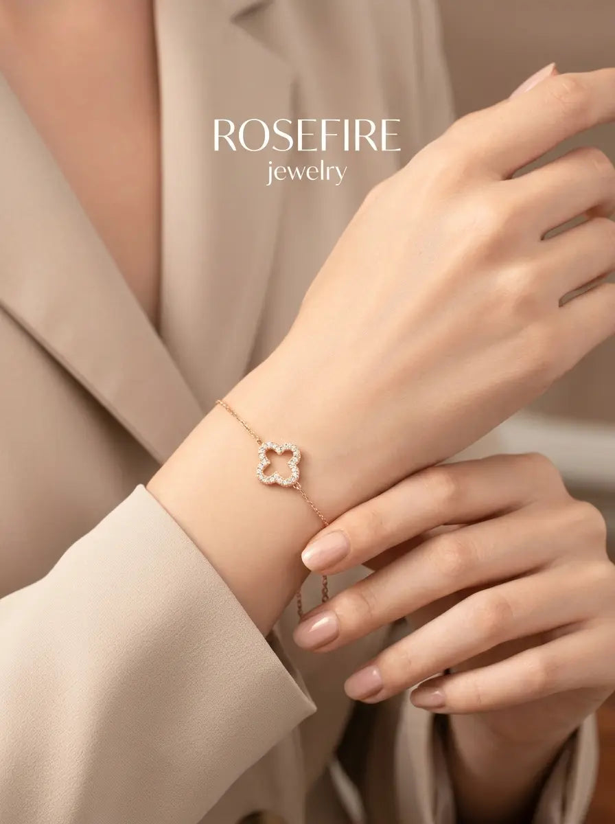 Clover Minimal Braclet