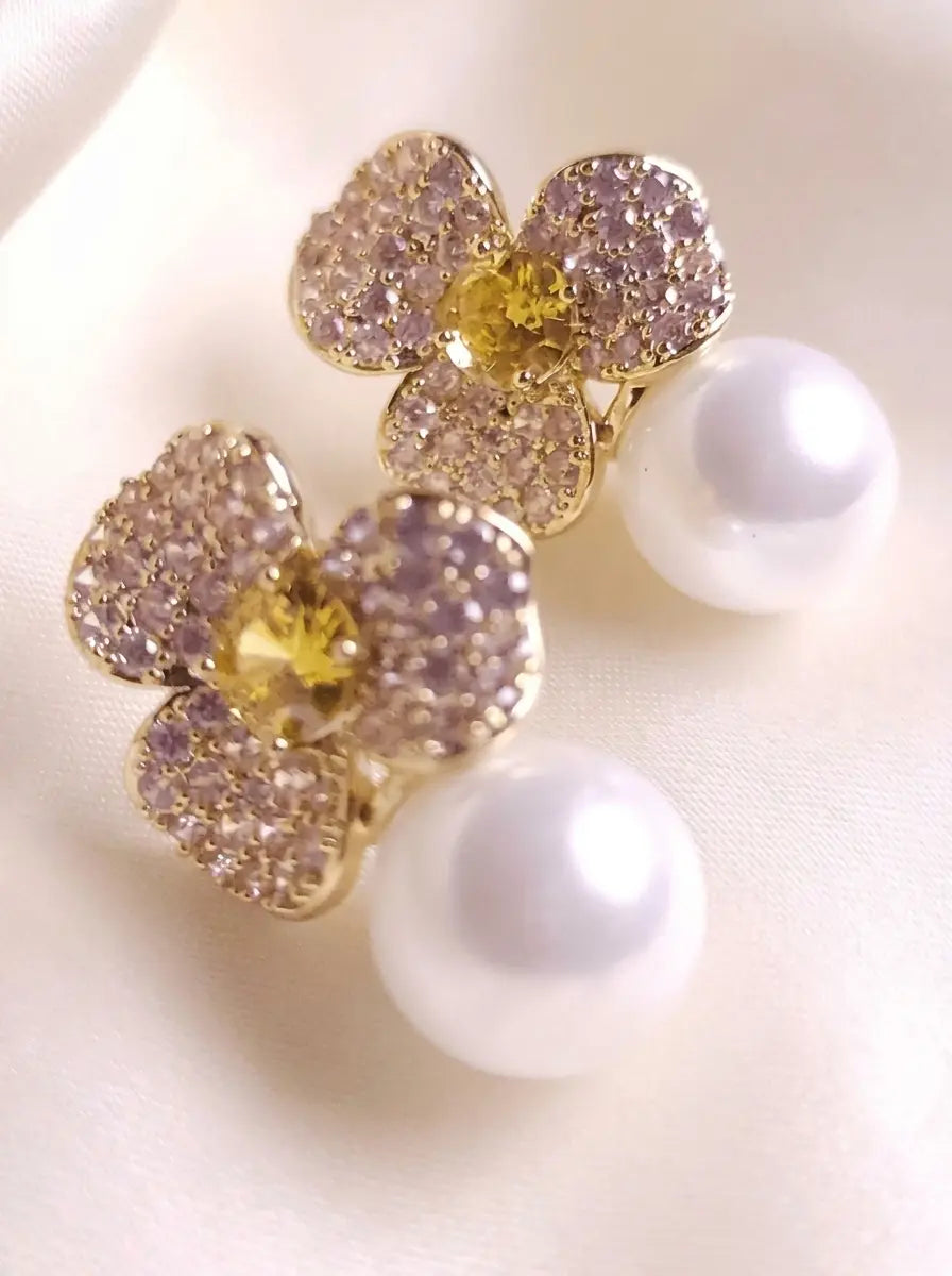 Daisy Luxe Pearl Studs